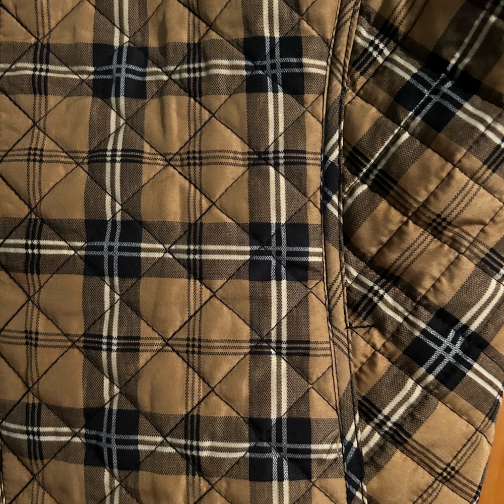 Vest - Picture 2 of 3